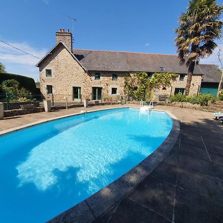 Studio Privatif Et Sa Piscine Aux Agapanthes De Cromel - Le Mont Saint-Michel Βίλα Εξωτερικό φωτογραφία