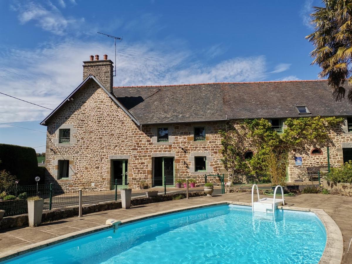 Studio Privatif Et Sa Piscine Aux Agapanthes De Cromel - Le Mont Saint-Michel Βίλα Εξωτερικό φωτογραφία