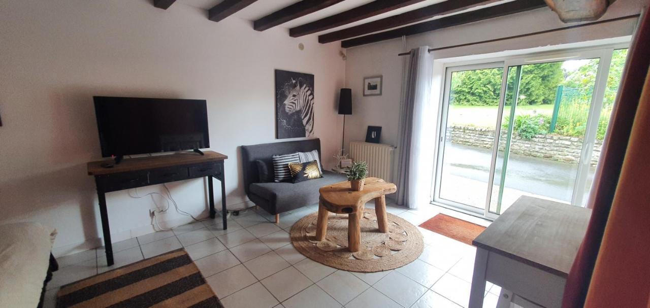 Studio Privatif Et Sa Piscine Aux Agapanthes De Cromel - Le Mont Saint-Michel Βίλα Εξωτερικό φωτογραφία